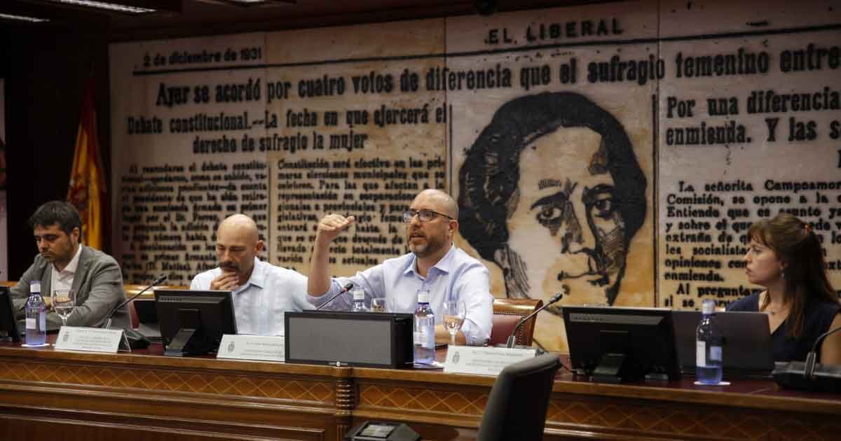 Animal Equality Urges Spanish Government to Ban Cages